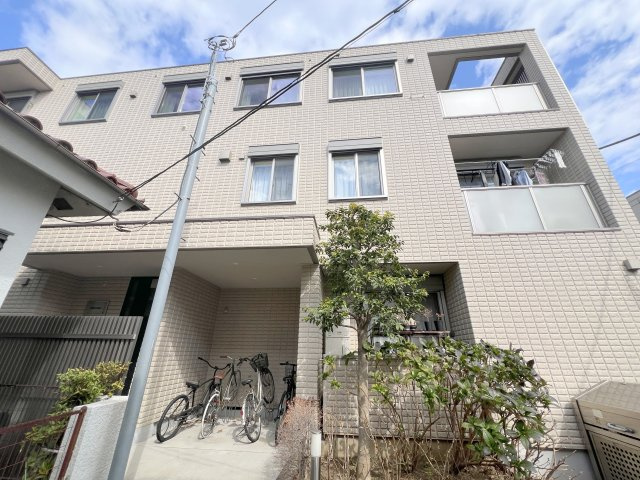 Ｈｏｌｙ　ｃｏｕｒｔの外観