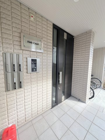 Ｈｏｌｙ　ｃｏｕｒｔのエントランス