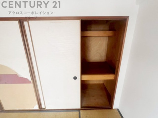 たっぷりとした収納スペースです