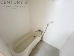 ユニットバスは省スペースでありながら、シンプルな設計と使いやすさを備え、簡便なメンテナンスが可能です。