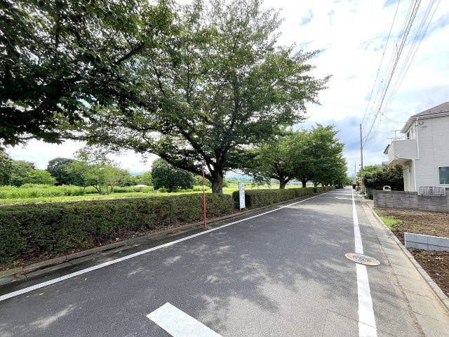 福生市南田園３丁目　土地全3区画の前面道路含む現地写真|2025年撮影