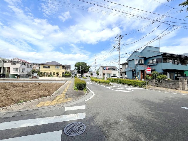 福生市南田園３丁目　土地全3区画の前面道路含む現地写真|2025年撮影