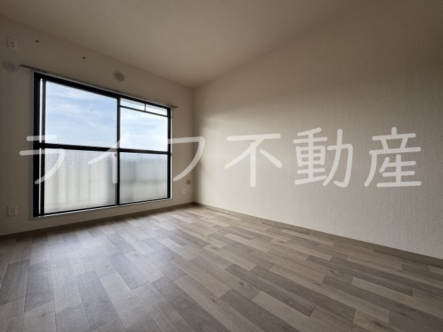 サンハイム南山本の居間・リビング|使いやすいリビングです