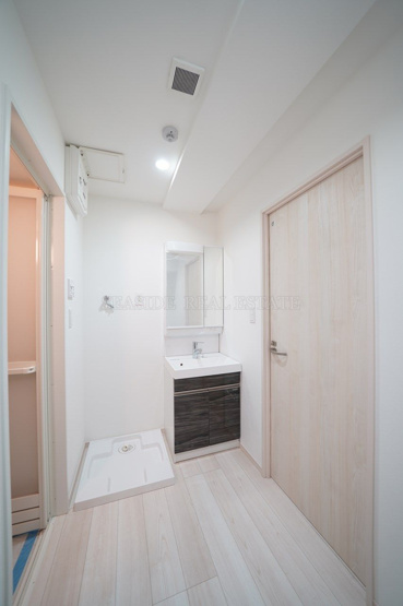 【洗面所】 | 4i-RESIDENCE | 別号室の写真になります。現況優先。