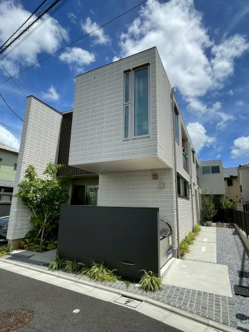 TRYCLE MEJIROの外観|★築浅・電気代を抑えられるZEHマンション★