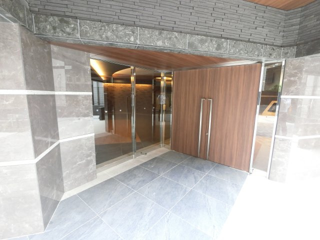 Alivis船橋Eastのエントランス