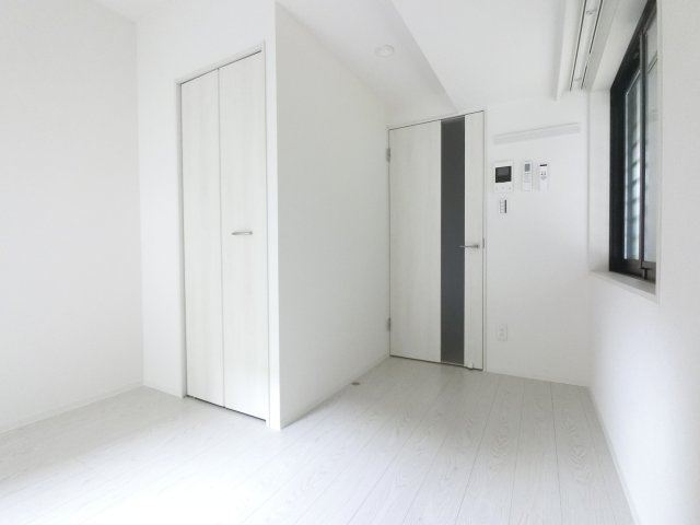 Alivis船橋Eastの居間・リビング