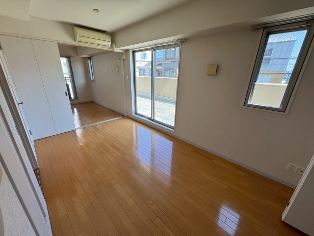 ルグラン弐番館の居間・リビング