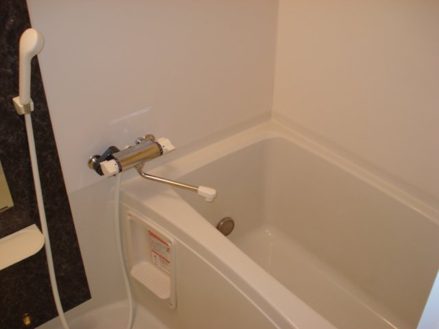 クレセントコートの浴室|バス