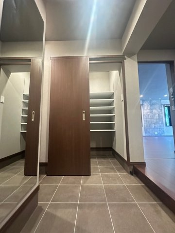 S-RESIDENCE平尾WESTの玄関