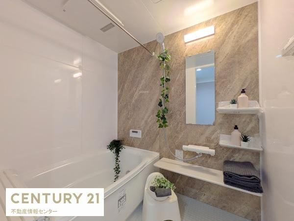 【浴室】 | リバーガーデンみなと通り | 浴室暖房乾燥機付きのバスルーム！
雨の日の洗濯物も楽々です！