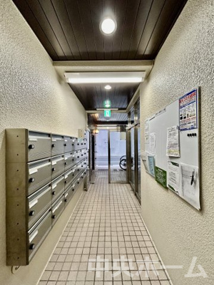 【エントランス】 | ヌーベルメゾン鶯谷 | エントランス