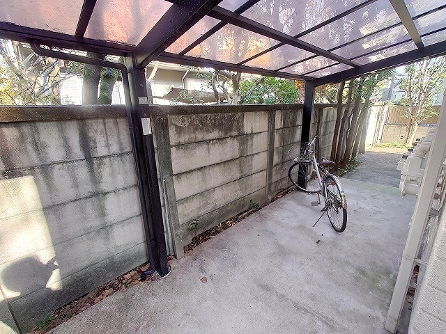 クレールのその他共用部分|★屋根付き自転車駐輪場★