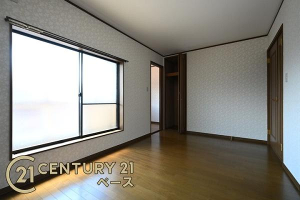 桜井市西之宮　一戸建の洋室|■現地撮影写真■日当たりのよい明るい雰囲気の洋室です！