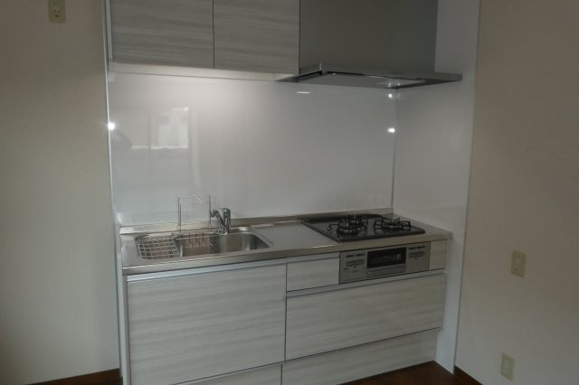 ペルレＢのキッチン|３口ガスコンロ付システムキッチン