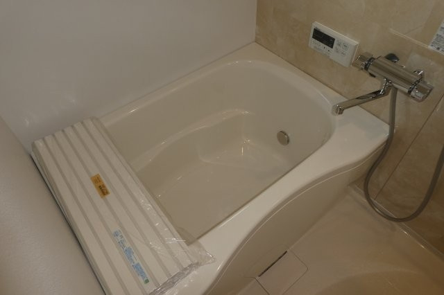 ペルレＢの浴室