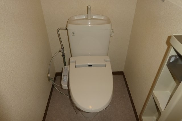 ペルレＢのトイレ|ウォシュレット