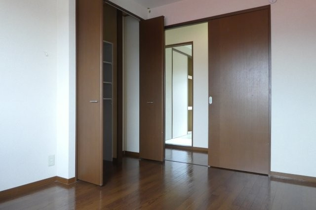 ペルレＢの洋室