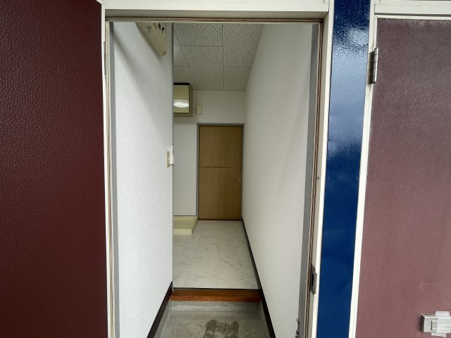 マインハイムの玄関|明るい玄関です