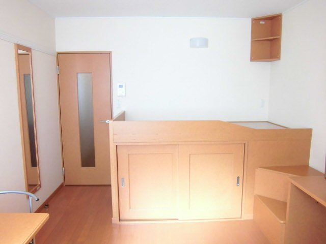 レオパレスエーデルハイムの居間・リビング|ゆったり過ごせるリビングです