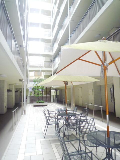 クリオ南太田のロビー