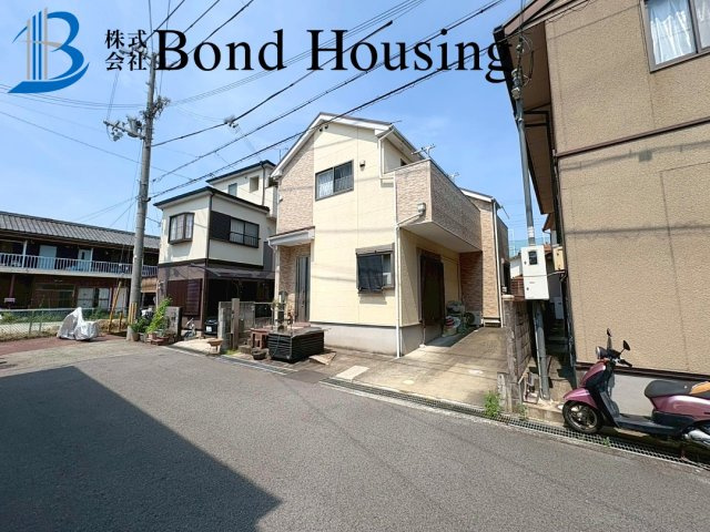 南向き2面バルコニー　各居室収納有　魚住町清水　中古戸建の前面道路含む現地写真