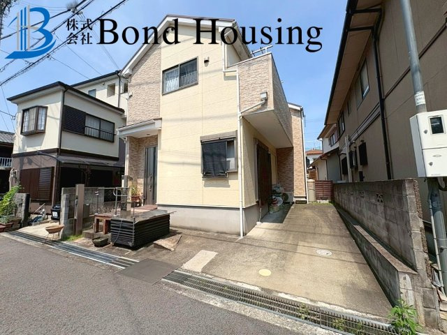 南向き2面バルコニー　各居室収納有　魚住町清水　中古戸建の前面道路含む現地写真