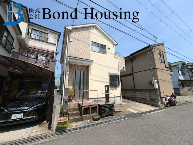 南向き2面バルコニー　各居室収納有　魚住町清水　中古戸建の前面道路含む現地写真