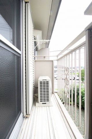 オレゴンハイツBのバルコニー|暖かな日差しのふりそそぐバルコニー