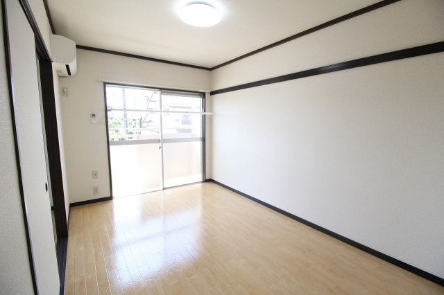 オレゴンハイツBの居間・リビング|ゆったり過ごせる居間です