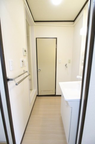 オレゴンハイツBの玄関|明るい玄関です