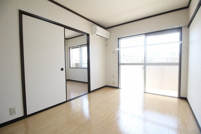 オレゴンハイツBの居間・リビング|ゆったり過ごせる居間です