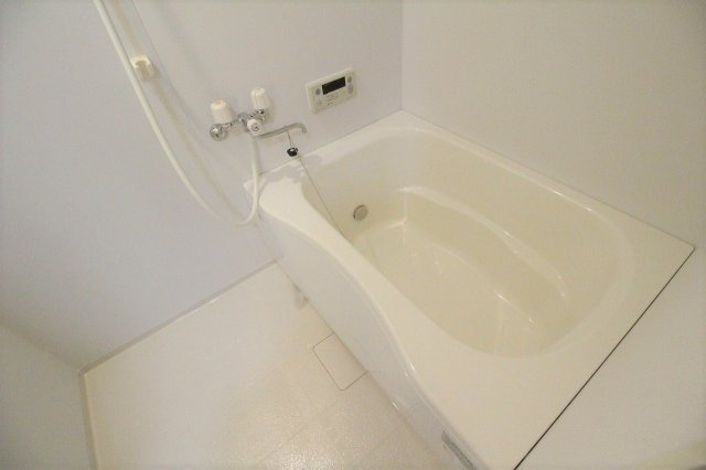 オレゴンハイツBの浴室|きれいなお風呂です