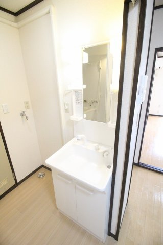 オレゴンハイツBの洗面所|スペースが確保できる洗面所です