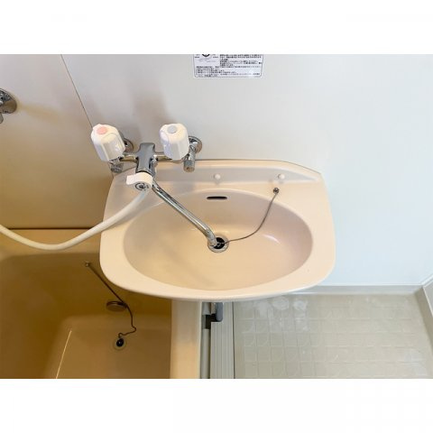 グリーンパレス毛呂の内装|明るい室内です