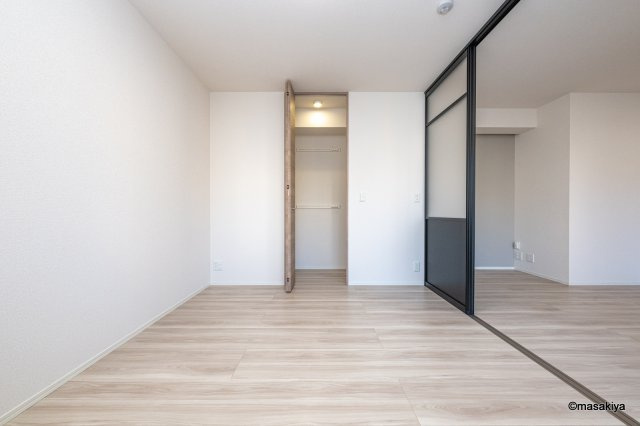 トリシア東口のエントランス