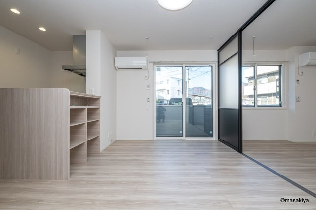 トリシア東口の居間・リビング