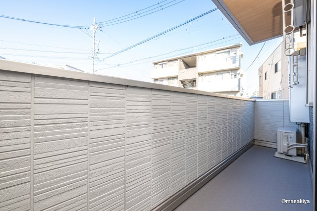 トリシア東口のバルコニー