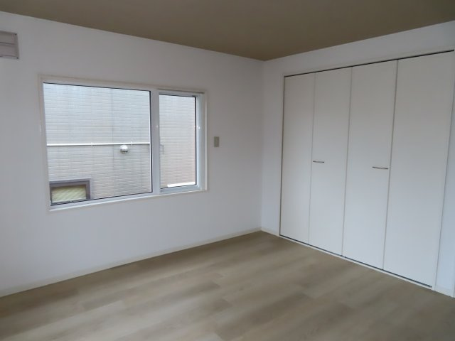 【洋室】 | 北見市清見町３８番１０６、３８番１２０　中古売家 | ２階洋室８帖