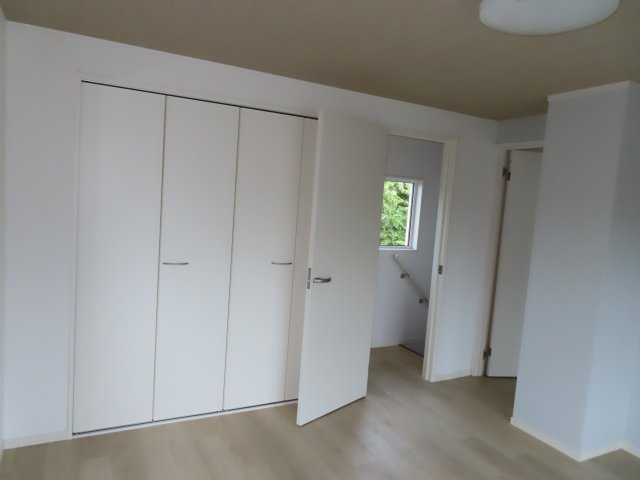 【洋室】 | 北見市清見町３８番１０６、３８番１２０　中古売家 | ２階洋室８帖