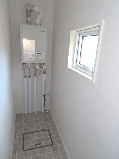 【発電・温水設備】 | 北見市清見町３８番１０６、３８番１２０　中古売家 | ボイラー