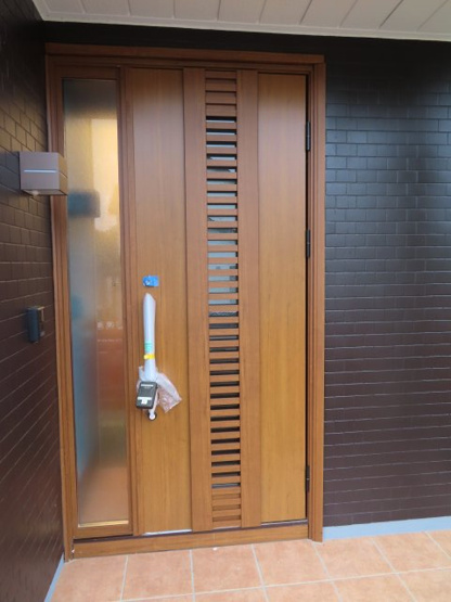 【玄関】 | 北見市清見町３８番１０６、３８番１２０　中古売家 | 玄関ドア(外)