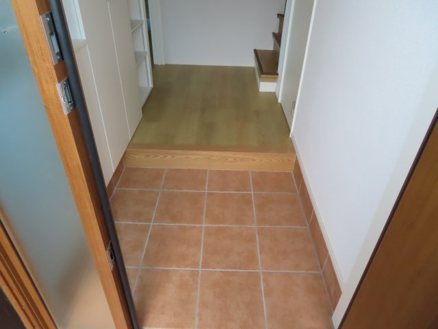 【玄関】 | 北見市清見町３８番１０６、３８番１２０　中古売家