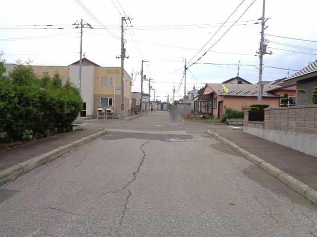 【前面道路含む現地写真】 | 北見市清見町３８番１０６、３８番１２０　中古売家