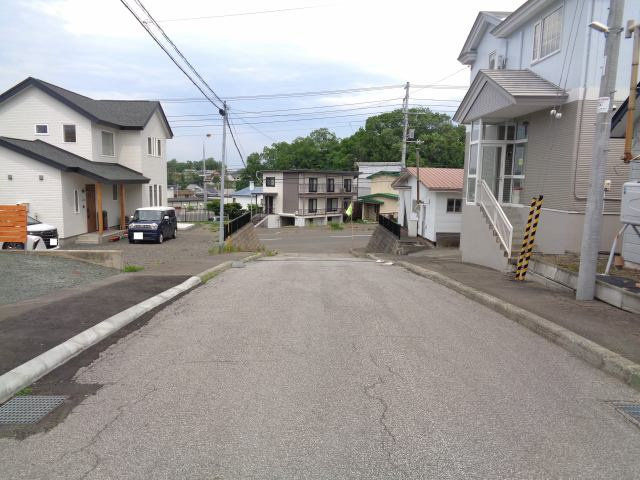 【前面道路含む現地写真】 | 北見市清見町３８番１０６、３８番１２０　中古売家