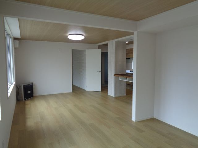 【居間・リビング】 | 北見市清見町３８番１０６、３８番１２０　中古売家