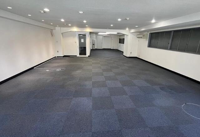 東亜ビルの洋室|明るい洋室です