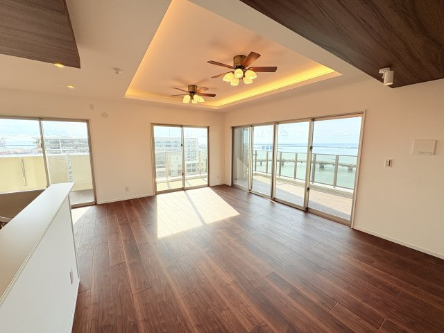 ミルコマンション曙シーフロントビューの居間・リビング