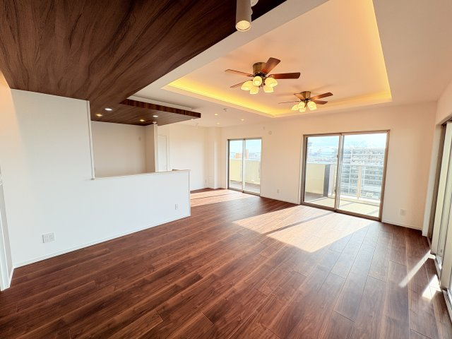 ミルコマンション曙シーフロントビューの居間・リビング