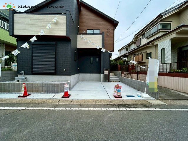 上尾市中妻5丁目　新築戸建　ブルーミングガーデン01の駐車場